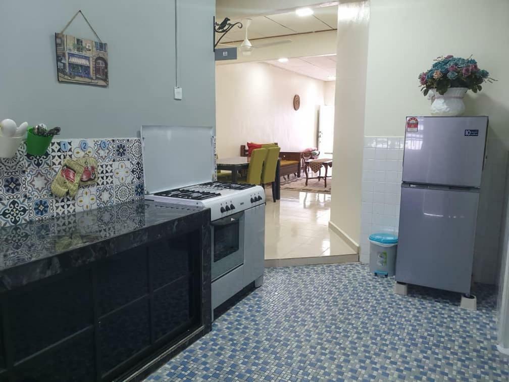 Auni & Auji Homestay Kemaman Chukai Exteriér fotografie